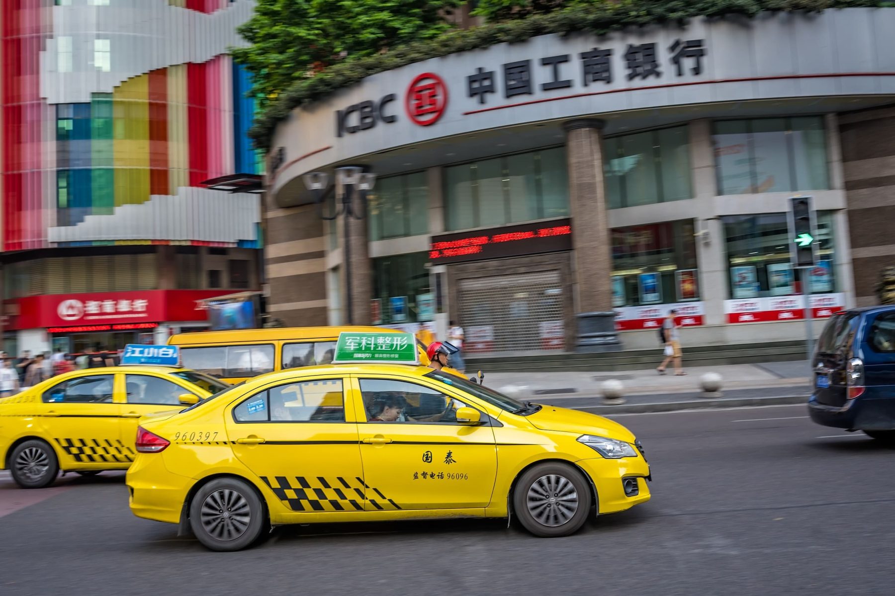 大陸計程車 vs 網約車 差別與費用｜台灣人到大陸搭車完整指南