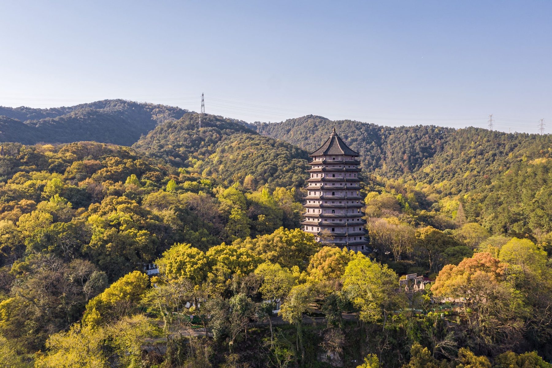 杭州自然山水一日遊｜九溪煙樹輕徒步，登六和塔眺望錢塘江，山灣裡圍爐煮茶賞茶園風光
