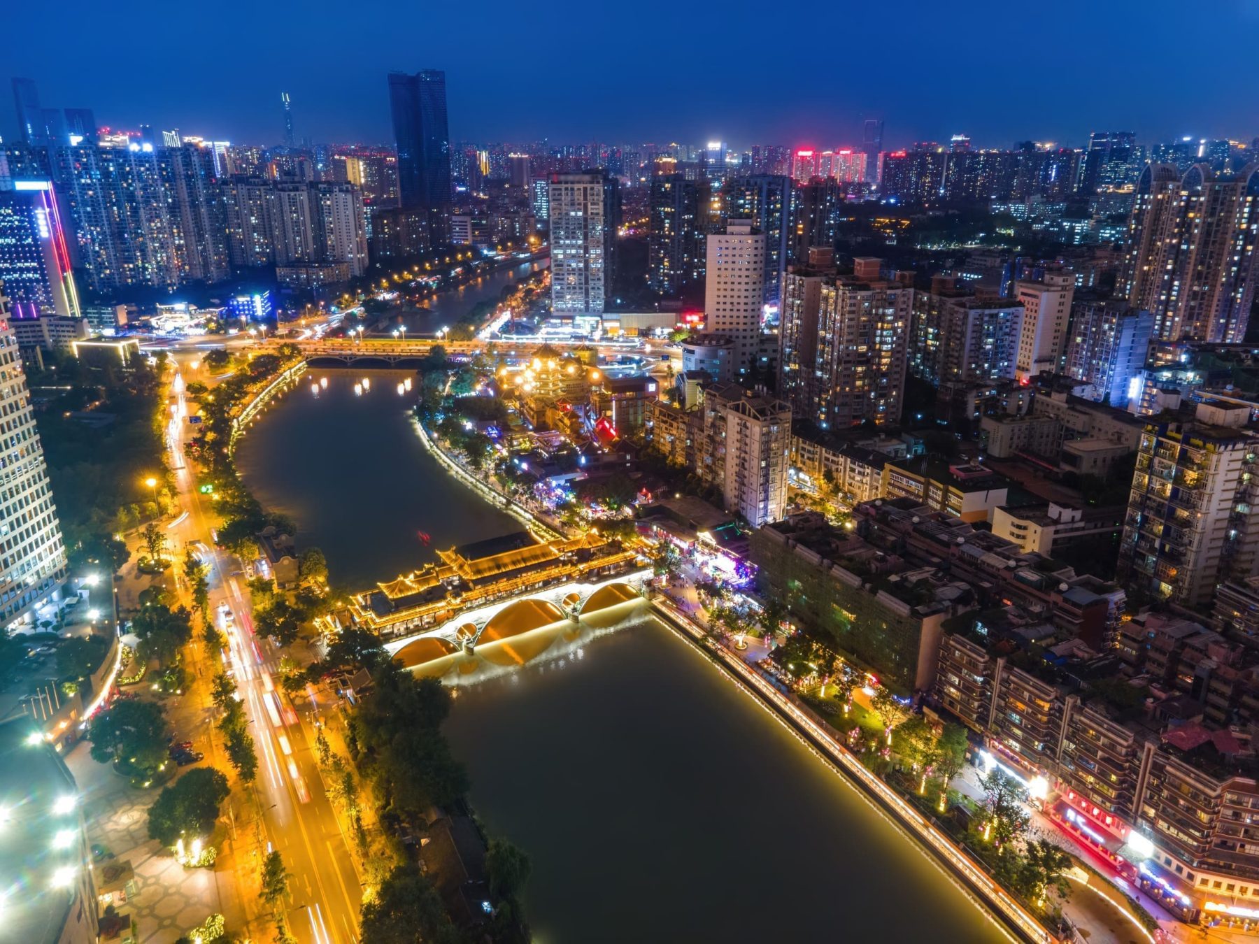 成都九眼橋夜生活指南｜包車導遊帶你解鎖成都最巴適的夜晚！