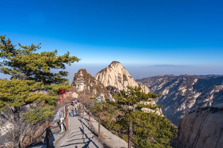 西安華山一日遊｜西嶽奇險．西峰索道登頂