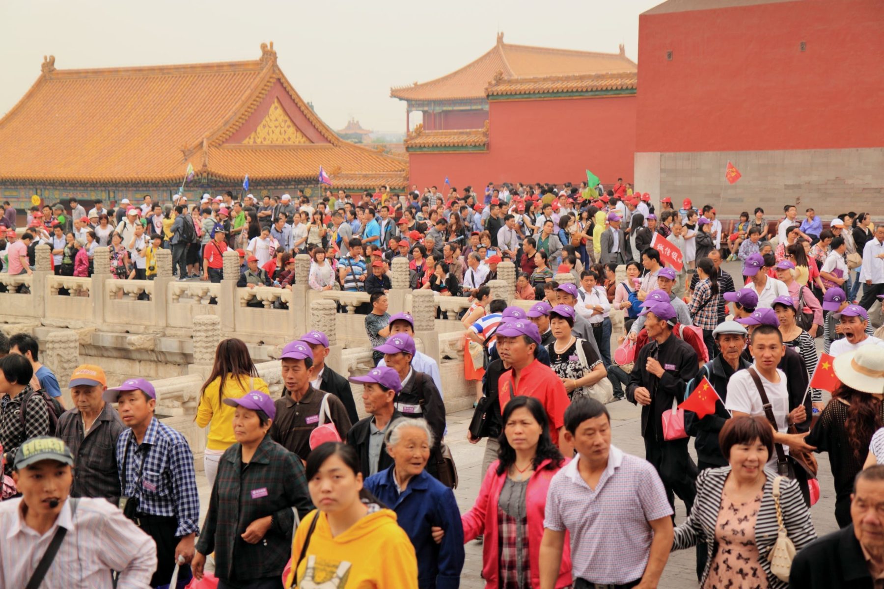 大陸旅遊為什麼不建議跟團？大陸團十大坑：低價陷阱、購物強迫、自費滿滿