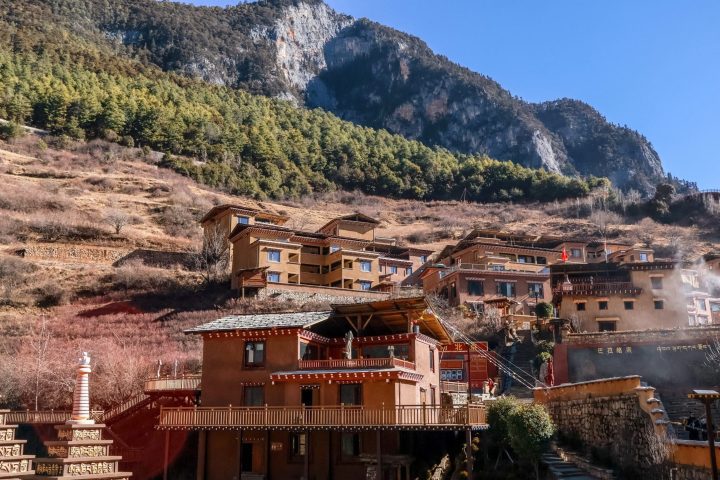 昆明麗江香格里拉巴拉格宗8日 | 玉龍雪山 · 香巴拉大峽谷 · 茶馬古道騎馬
