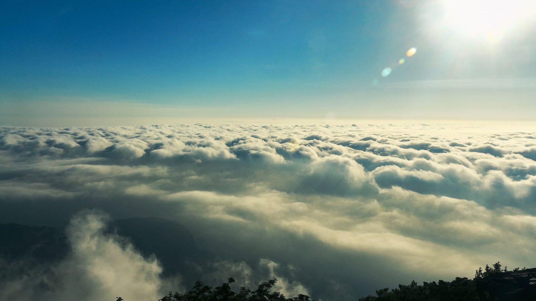 峨眉山金頂日出雲海實景
