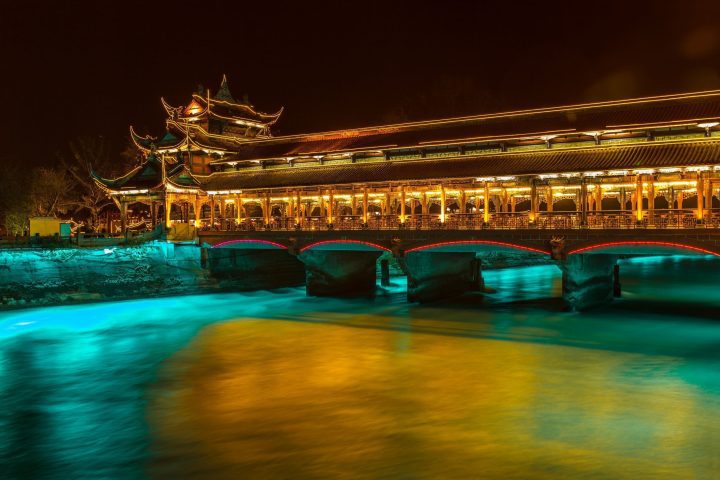 成都+九寨溝+都江堰6日遊 ( 峨眉金頂 樂山大佛 熊貓谷 藍眼淚夜景 ) 秘境療癒之旅