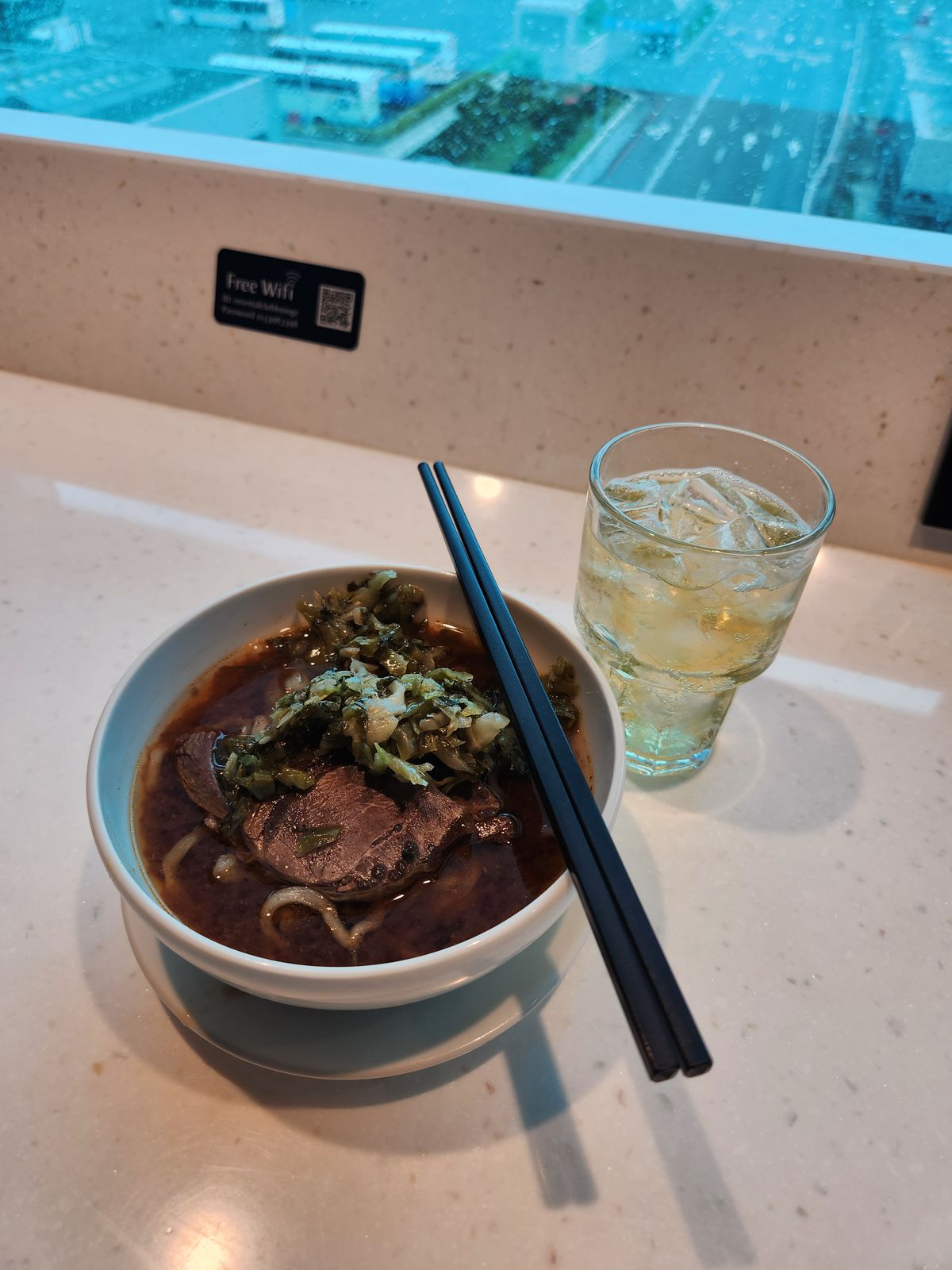 東方宇逸現煮牛肉麵與冰飲