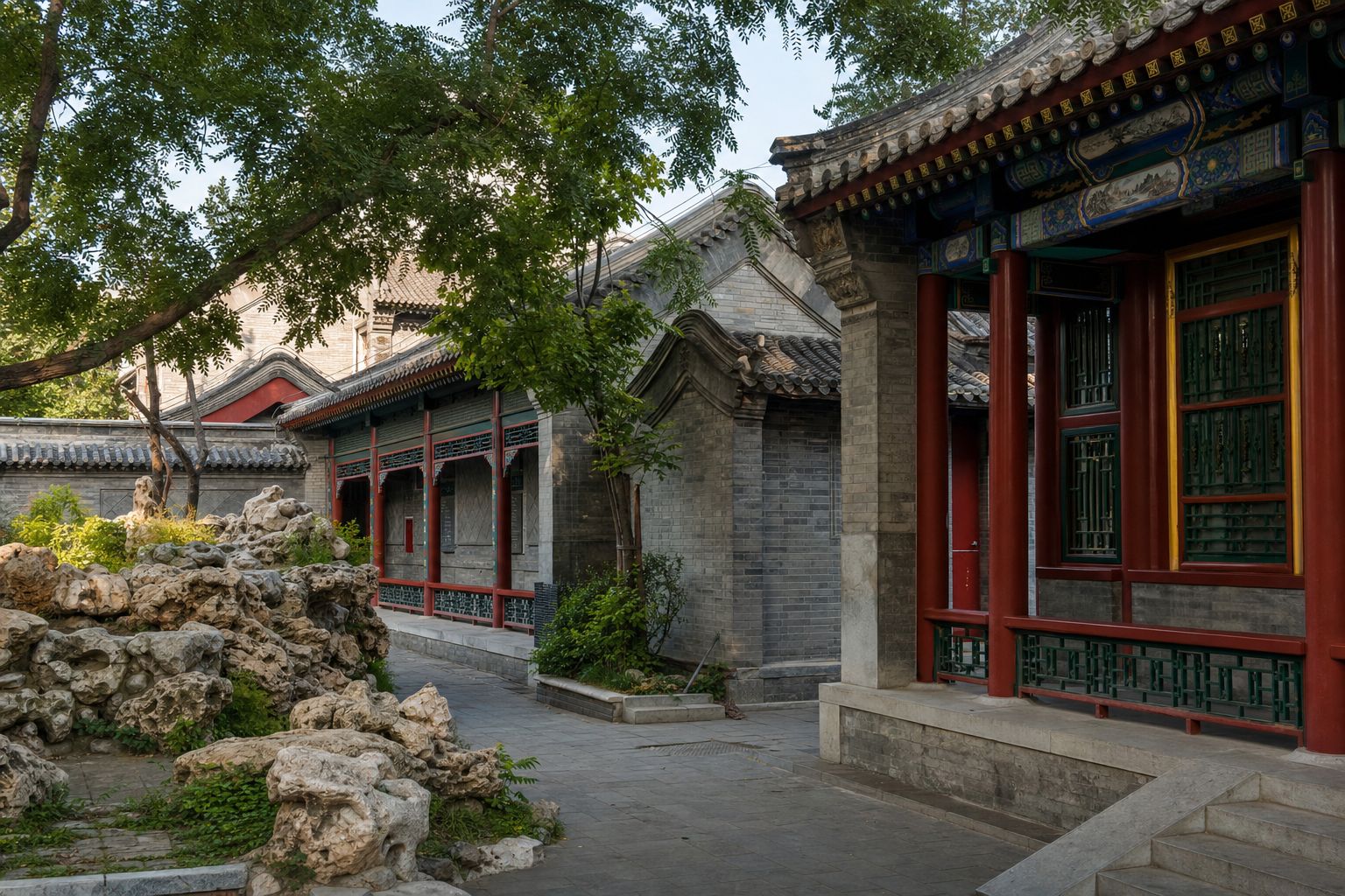 恭王府風格的紅柱灰瓦庭院與假山園林