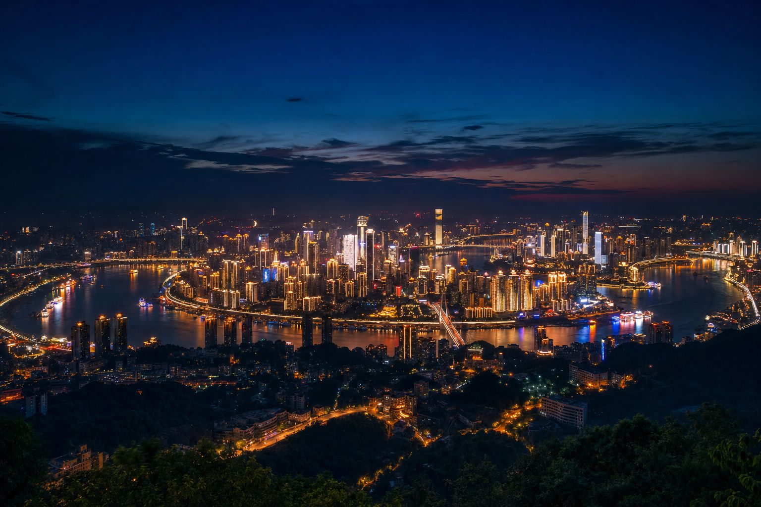 南山一帶俯瞰重慶密集燈火夜景