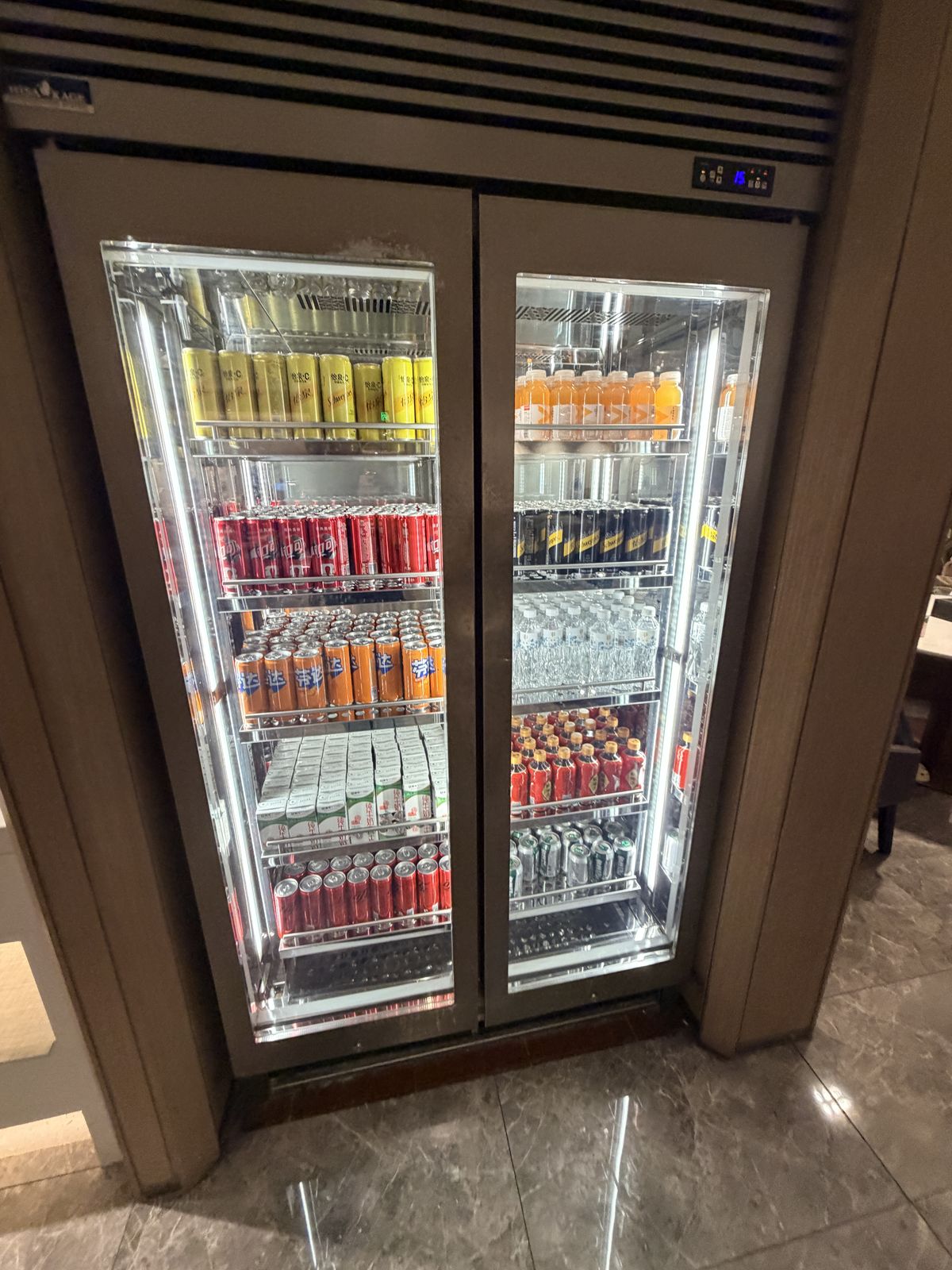 禧悅貴賓室自助飲料冰箱