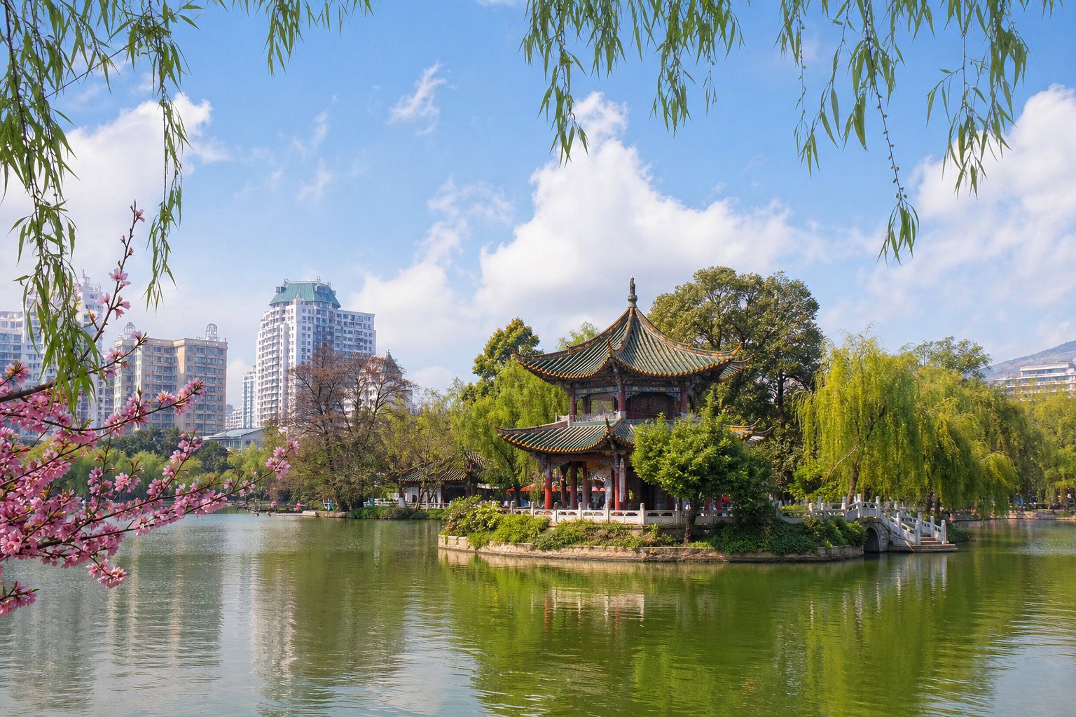 翠湖公園旅遊景觀（AI 生成示意圖）