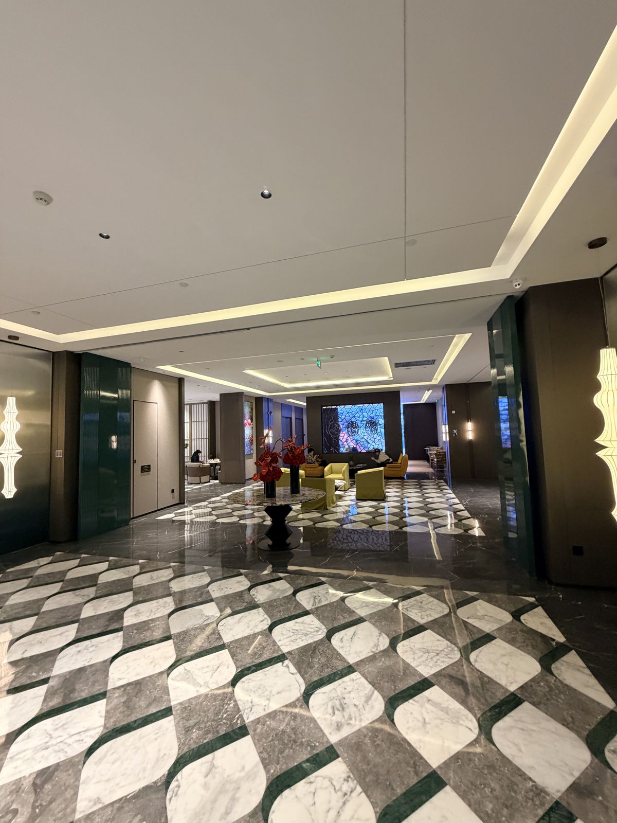 蘇州觀前街 voco 大廳 Lobby Lounge 沙發區與棋盤地