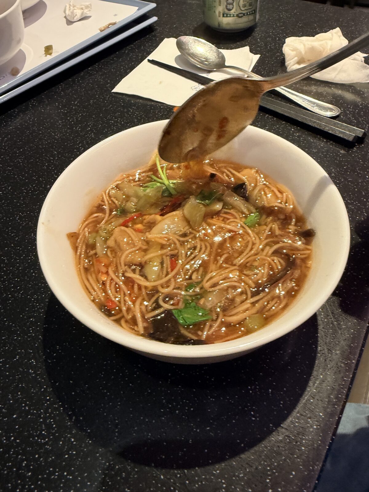 華航 D4 貴賓室現煮麵食實拍