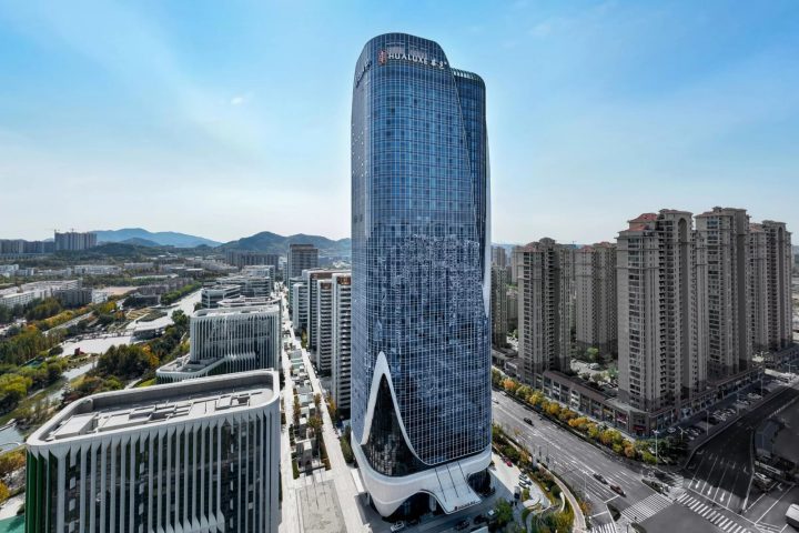 青島李滄華邑酒店