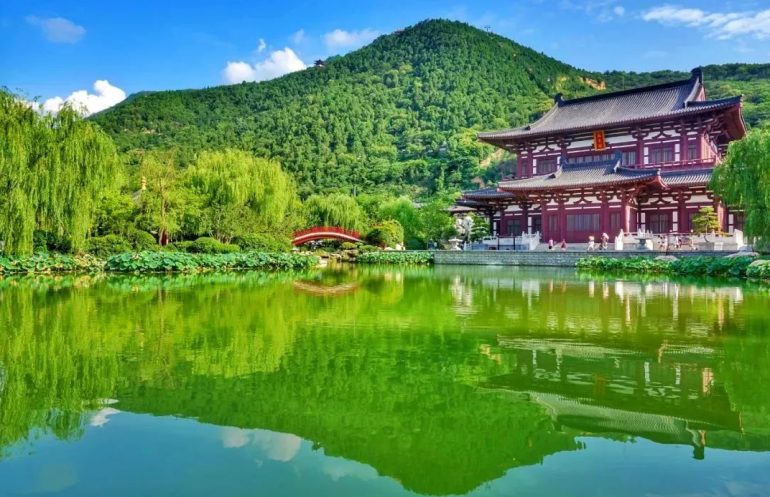 西安華清宮湖景與唐代宮苑建築