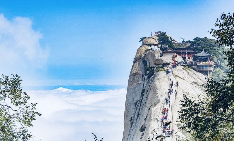 西嶽華山西峰山脊與雲海景觀