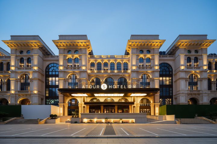 大連東港商務區威尼斯水城亞朵S酒店