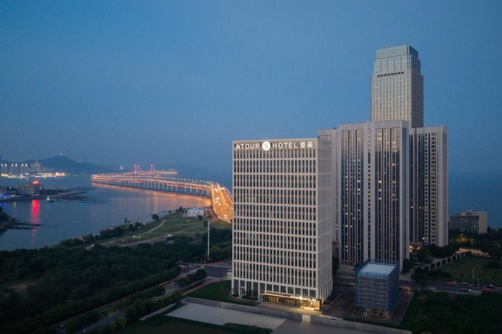 大連高新園區星海灣大橋亞朵S酒店