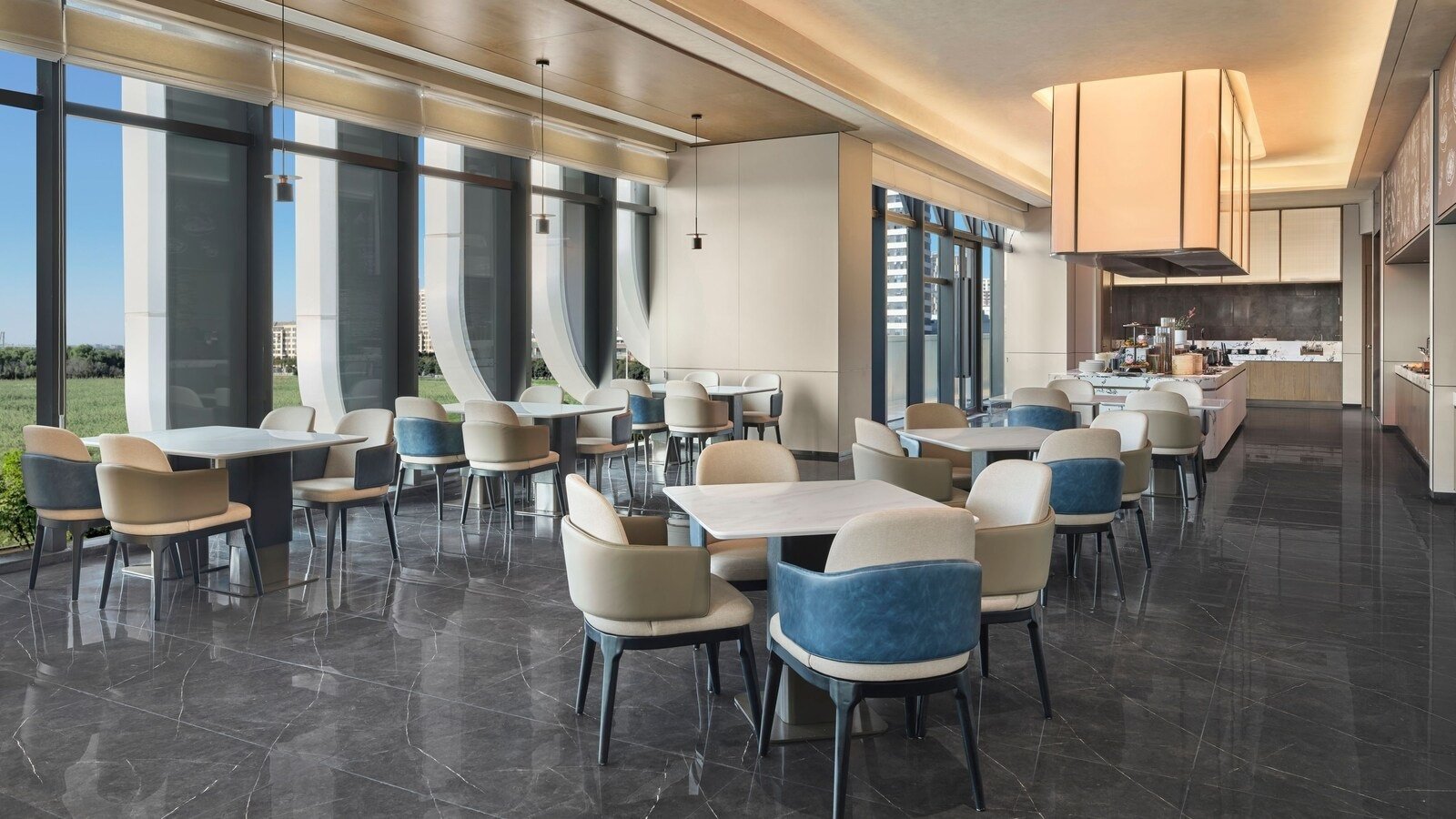 餐廳座席與供餐檯