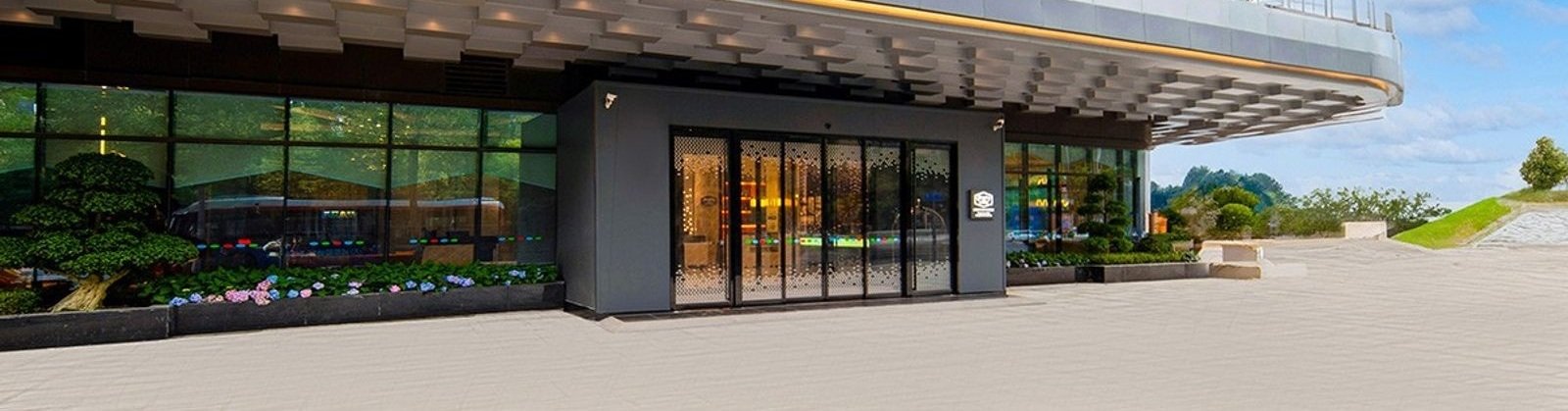 成都武侯新城希爾頓歡朋酒店本館入口外觀