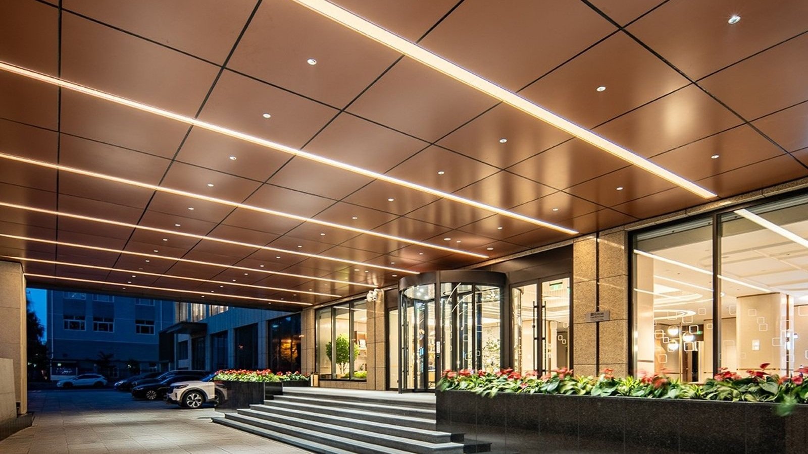 北京西站希爾頓花園酒店本館入口與門廊