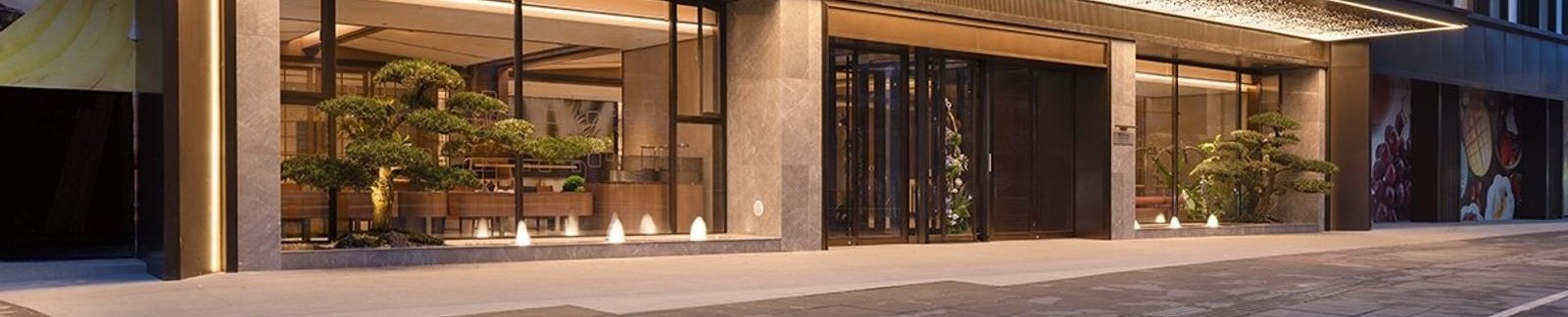 成都華西武侯祠希爾頓花園酒店本館入口外觀