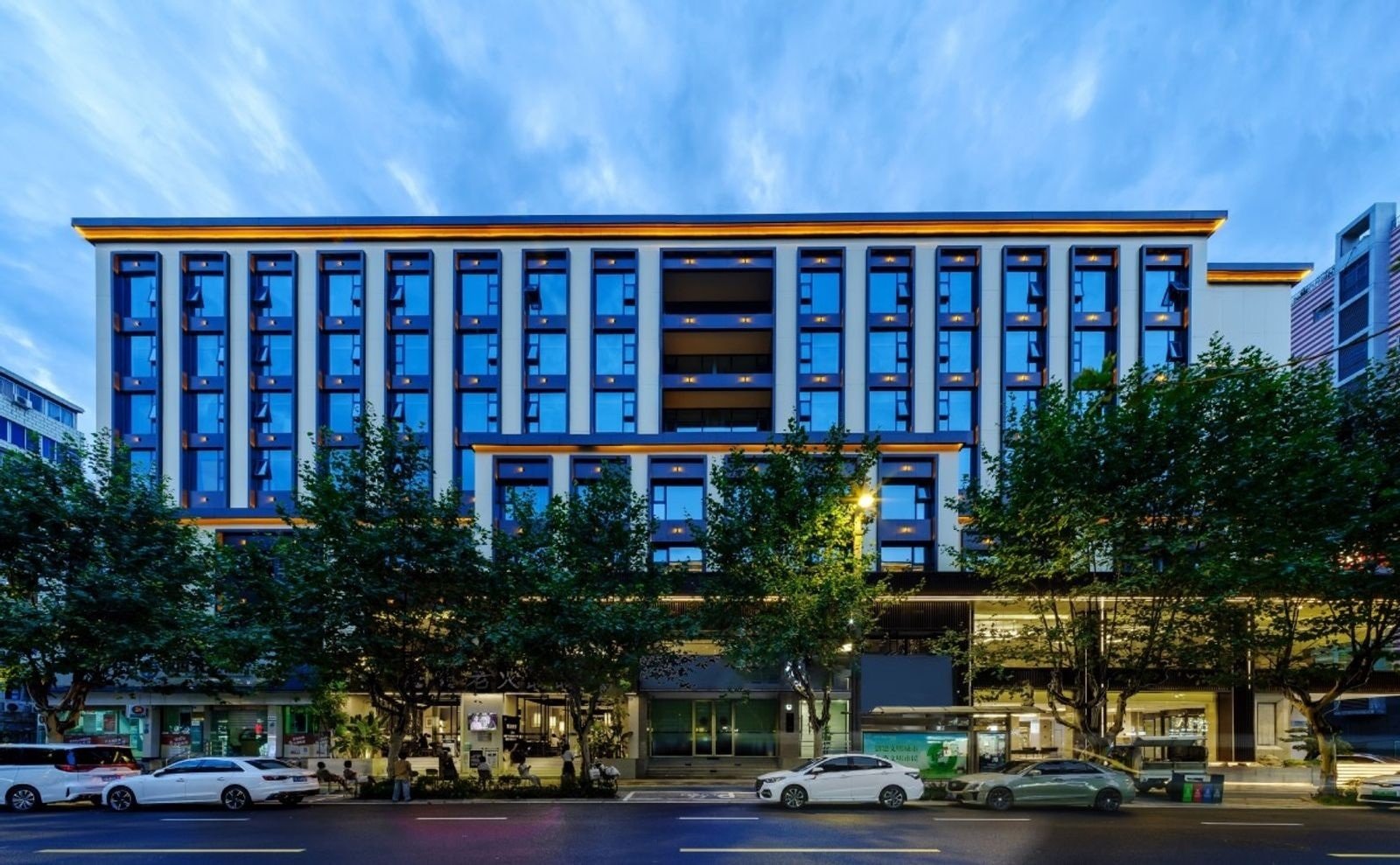 成都寬窄巷子希爾頓花園酒店本館入口外觀