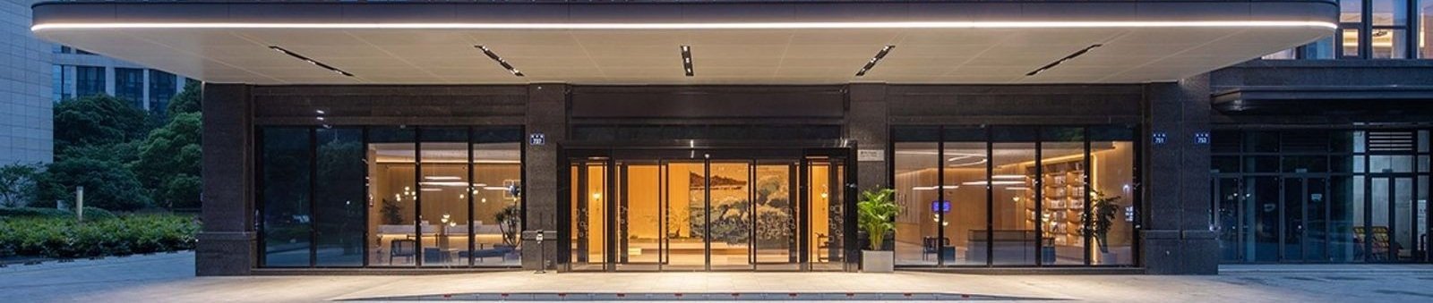 杭州蕭山希爾頓花園酒店本館入口外觀