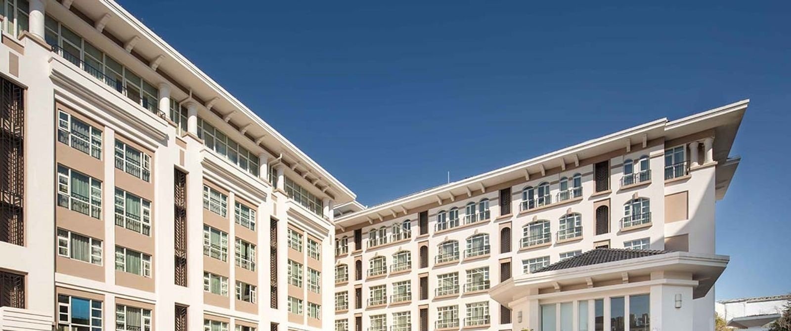 麗江實力希爾頓花園酒店建築立面