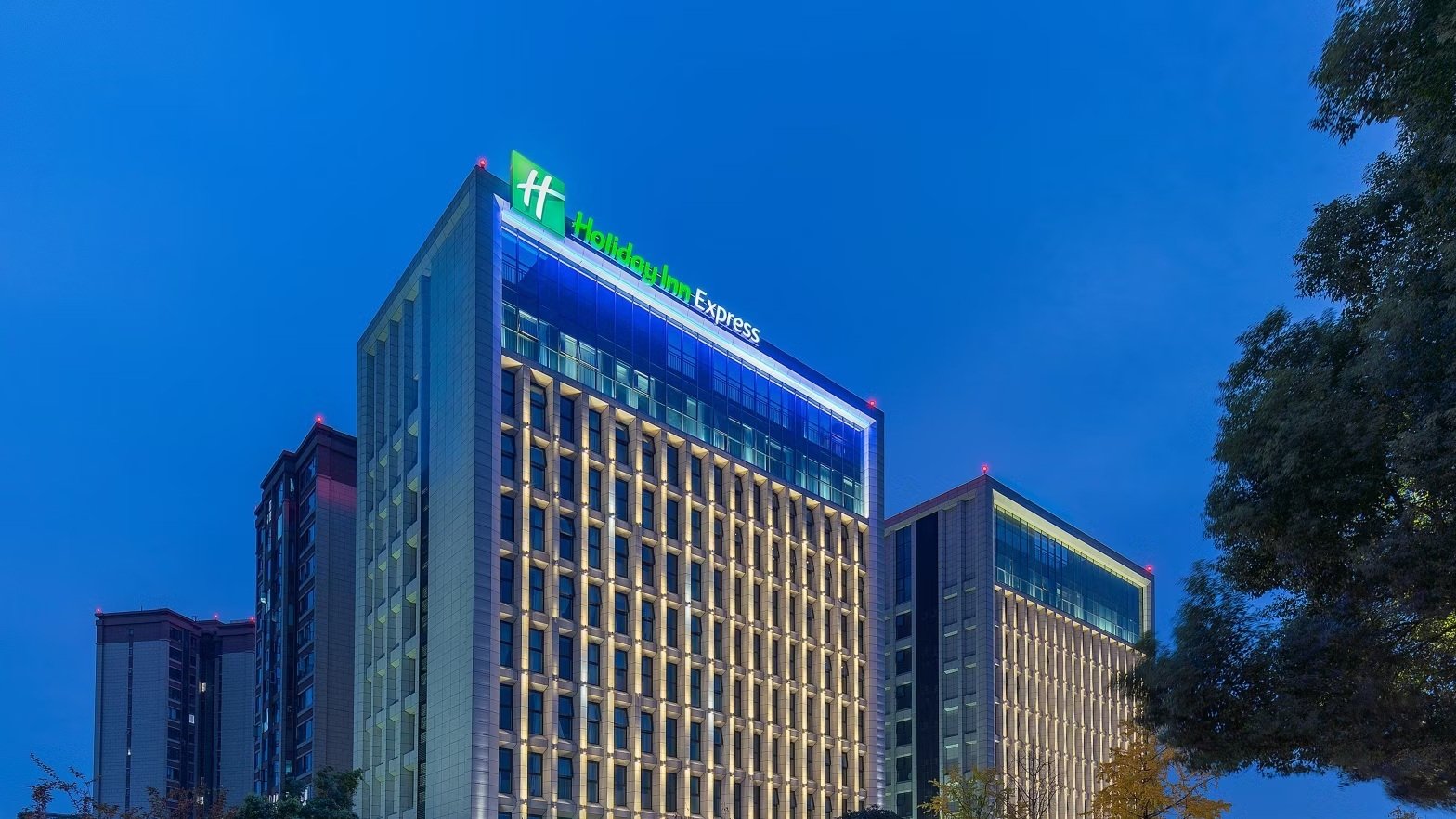 成都雙流機場智選假日酒店本館樓體外觀