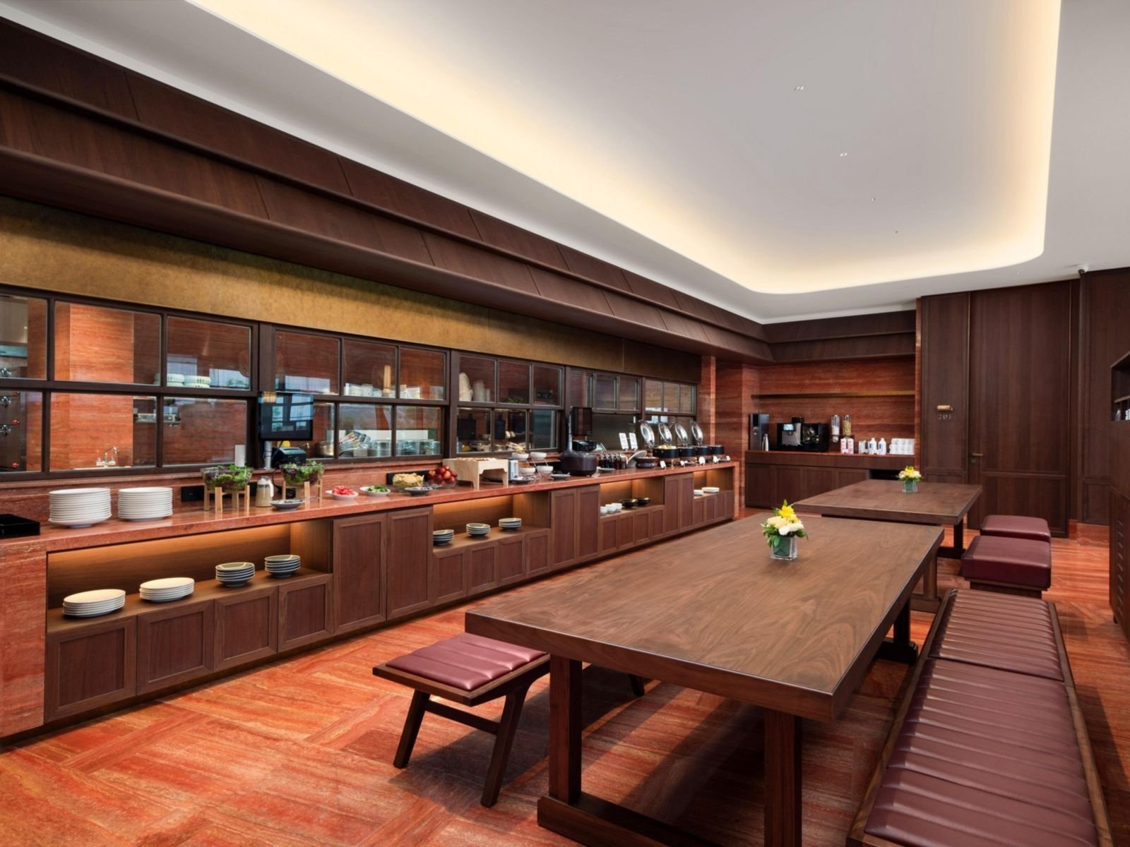 餐廳自助取餐檯及桌席