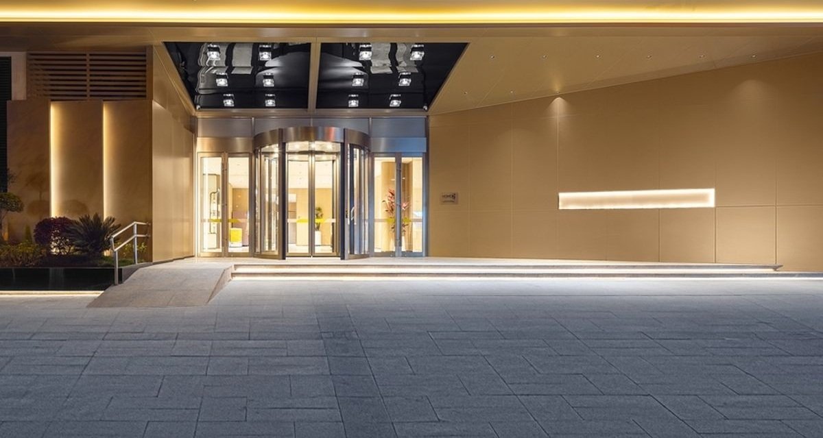 貴陽雲巖噴水池希爾頓惠庭酒店本館入口外觀