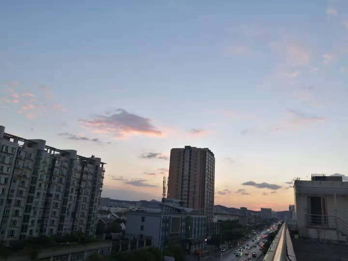 窗外街區景觀