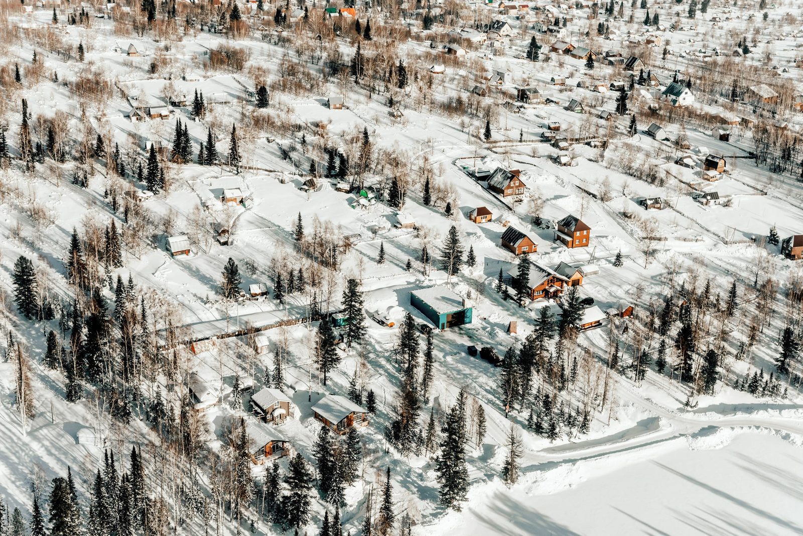 雪中的村落空拍